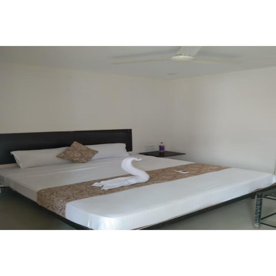 Hotel Meridian Grand Shamshabad Ngoại thất bức ảnh